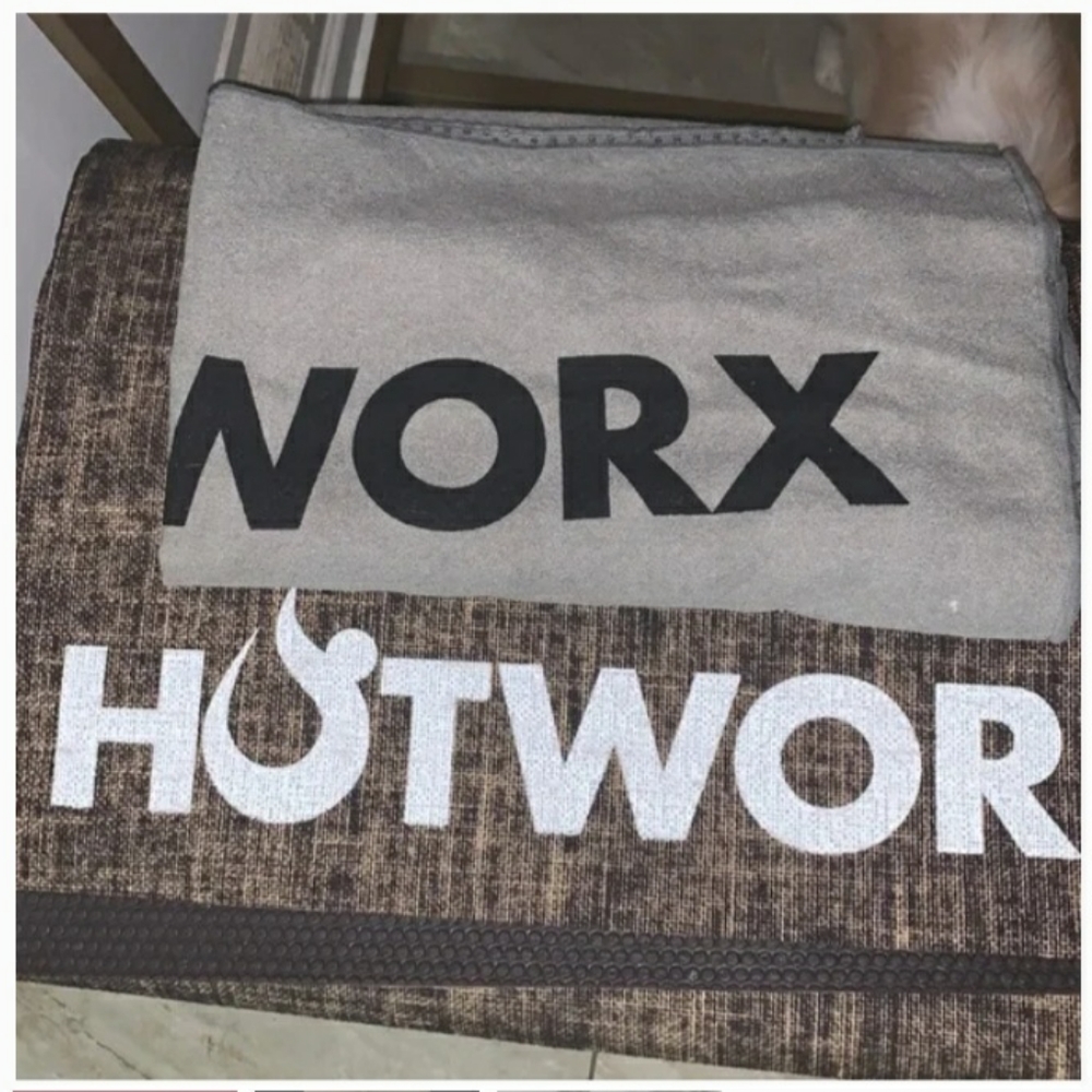 Hotworx mat and towel